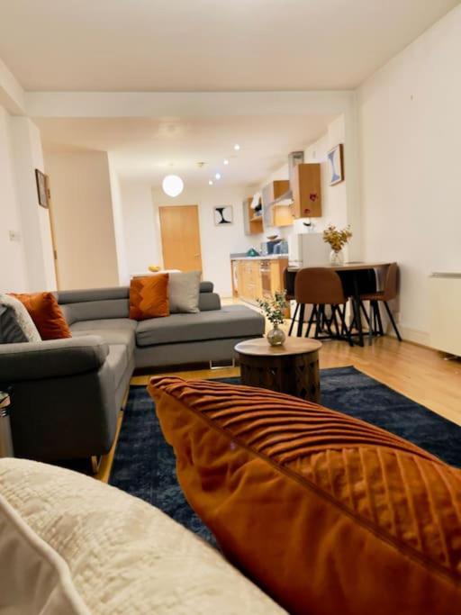 Beautiful Central Open Plan Living! Manchester Exteriör bild