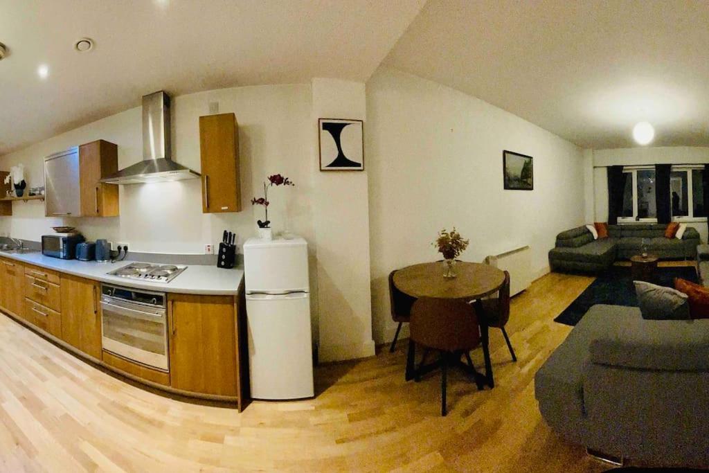 Beautiful Central Open Plan Living! Manchester Exteriör bild